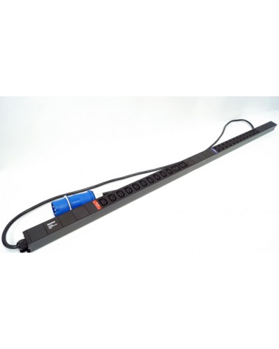 Блок розеток, вертикальный черн Hyperline (SHE-20IEC-4BIEC-32-3PVB) в Липецке Блоки розеток Pintop.ru