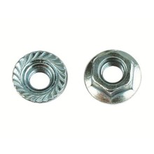 Гайка с насечкой, препятствующей откручиванию М6 HDZ (200 шт/уп) DKC (CM100600HDZ)