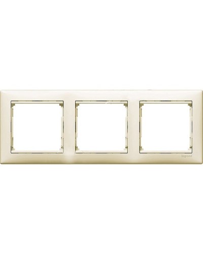 Рамка Valena 3 поста LEGRAND 774353 в Липецке Аксессуары для кабель-канала Pintop.ru